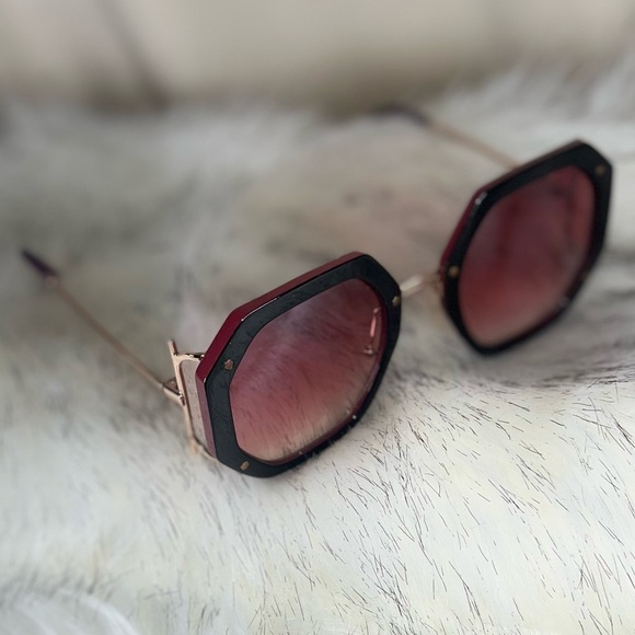 Chic Black Sunglasses for Women - Picture 6 of 7